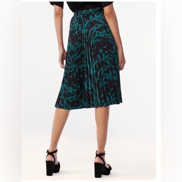 Pleated black & emerald green Silk look Midi Skirt size XXL (20) brand‎ new - Picture 4 of 5